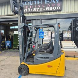 4k Caterpillar Electric Warehouse Forklift 