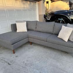 perfect shape gray sectional couch !!