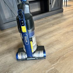 Shark Pet Cordless Stick Vacuum with Anti-Allergen Complete Seal - IX141H