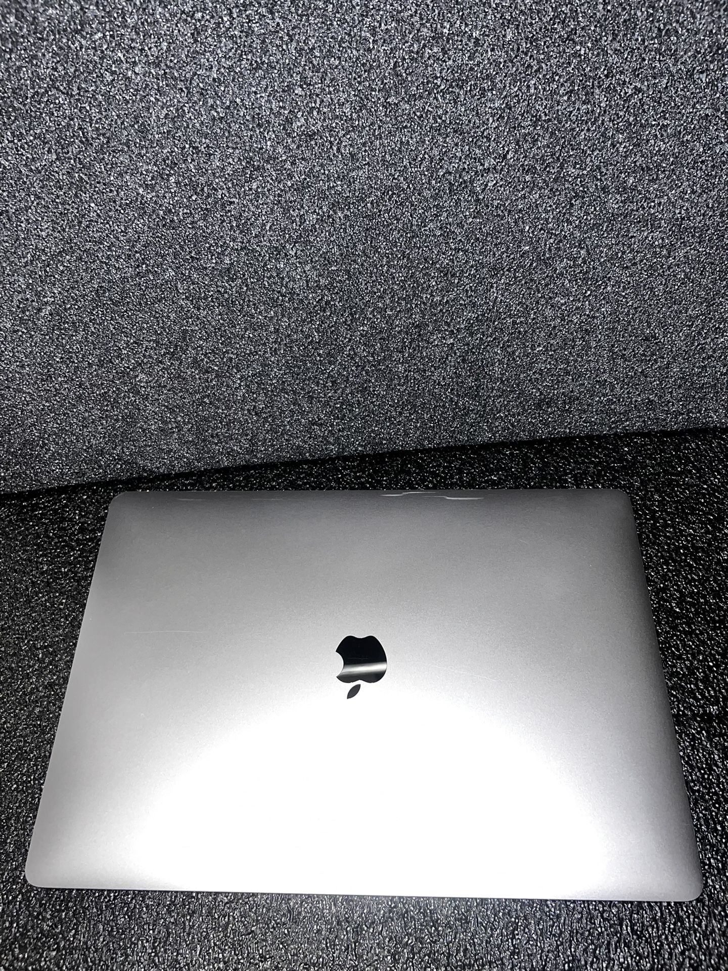 2019 MacBook Pro 16-inch 1TB