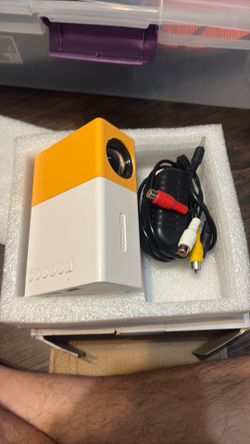 Small Projecter
