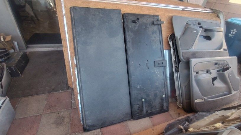 Two #1 Bed Covers Or Tonneau Covers, Fits 01 - 13 Avalanche And Escalade EXT