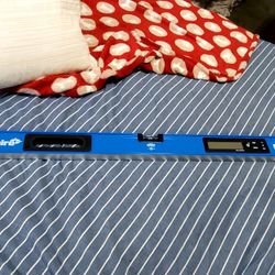 Empire True Blue 4' Digital Level