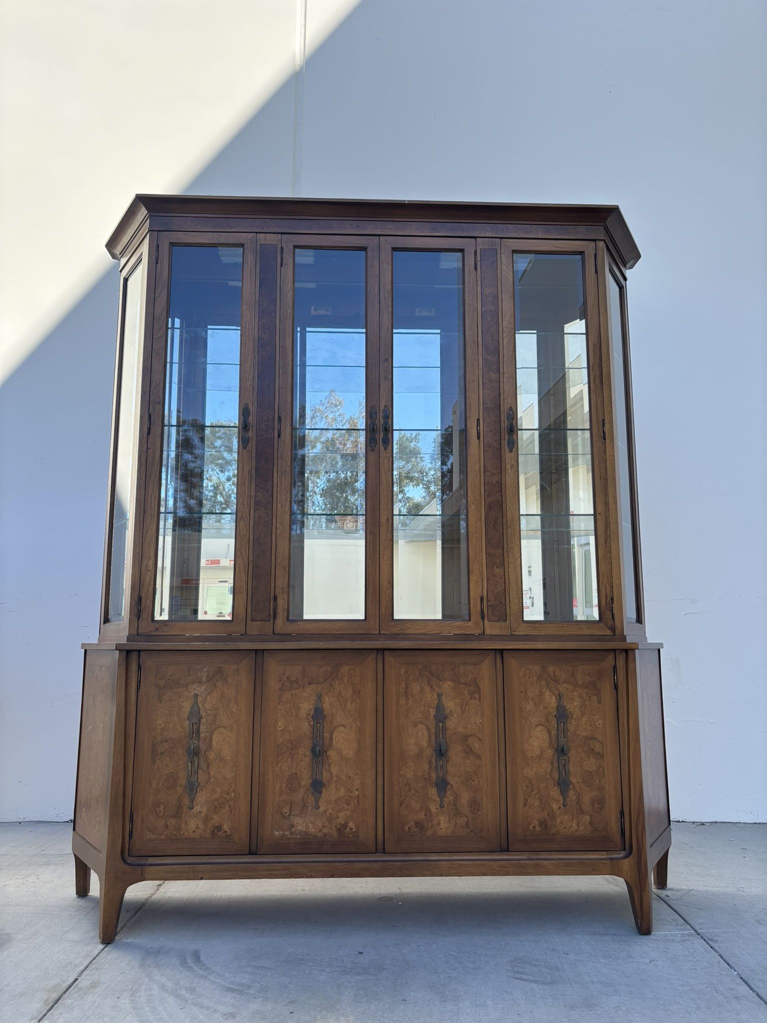 Stunning MCM R way Hutch