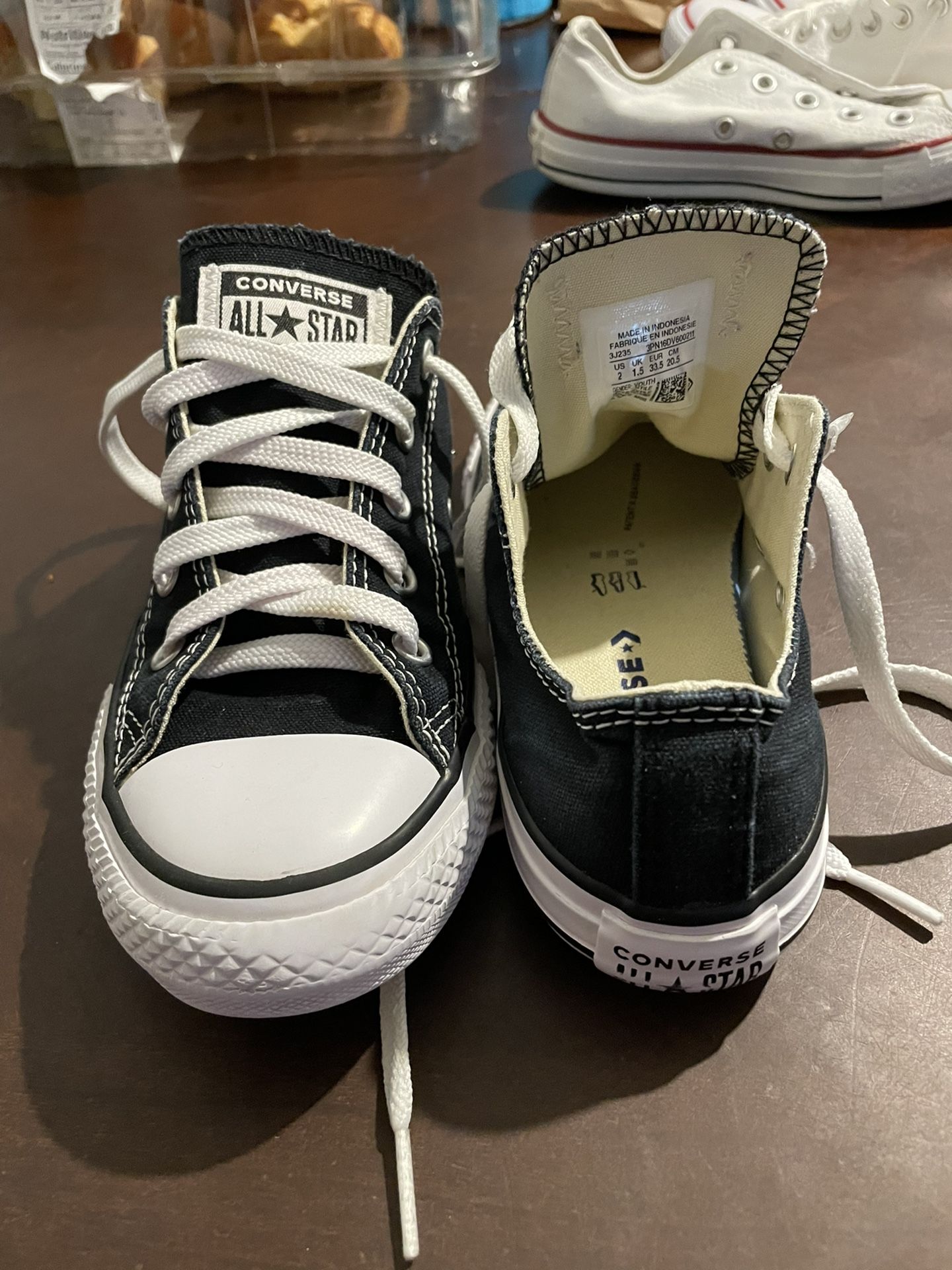 Converse Size 2 Y 