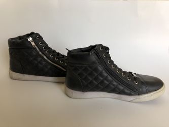 Womens shoes size 9. Steve Madden