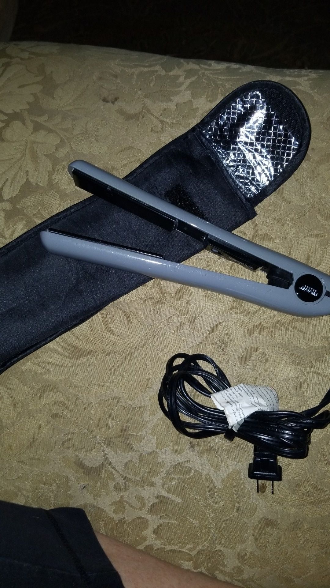 Revive beauty straightner