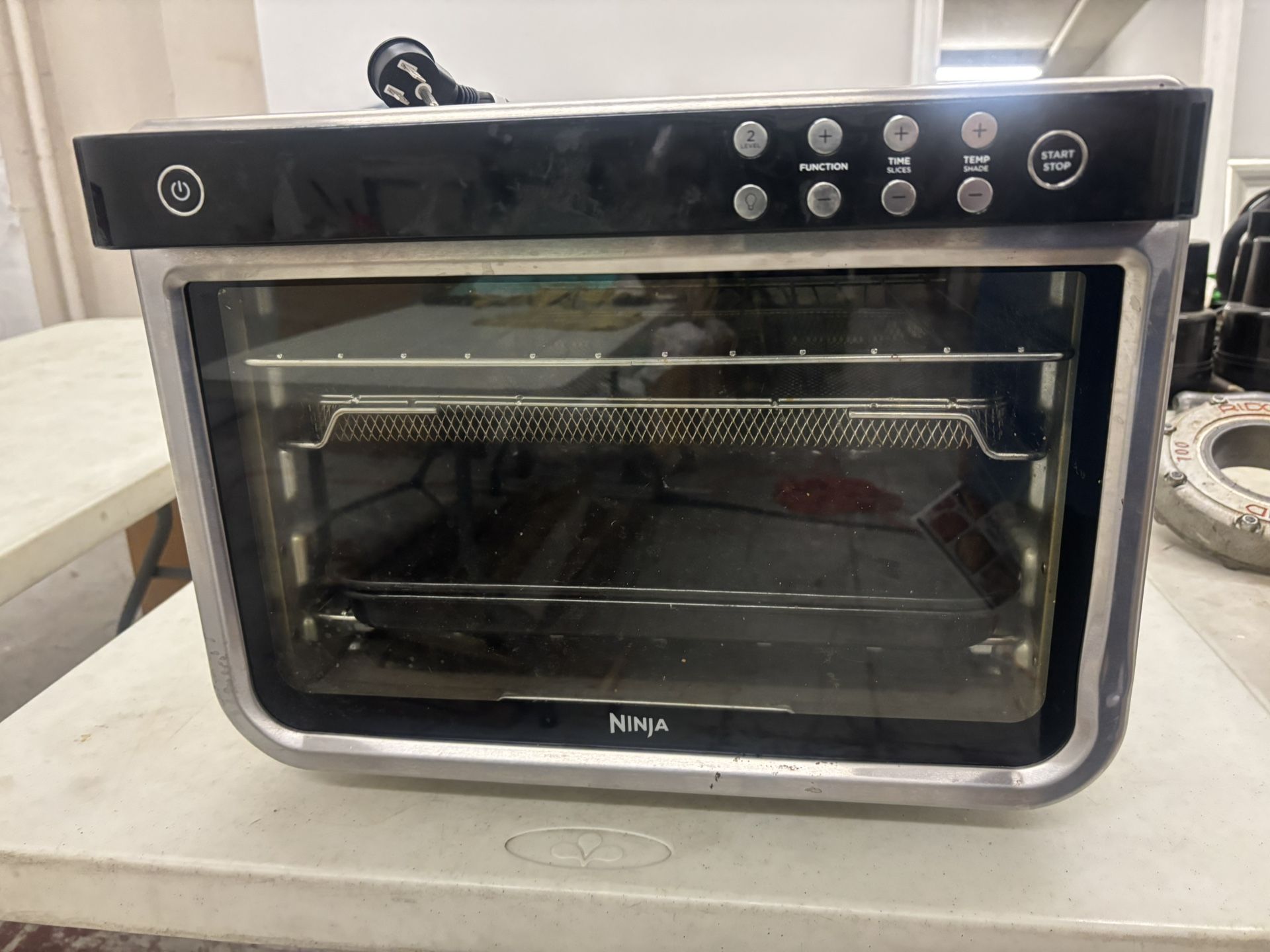 Ninja Foodi XL Pro Air Fry Oven, MODEL DT200, Series LP3
