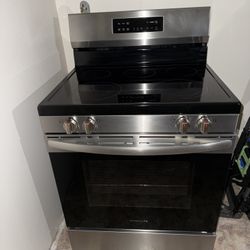 Frigidaire 30 in. 5.3 cu. ft. Electric Range - Stainless Steel
