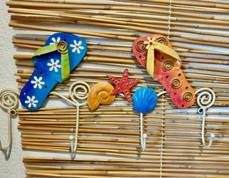Beach Sandals / Shells Wall Mounted Hanging with 4 Hooks