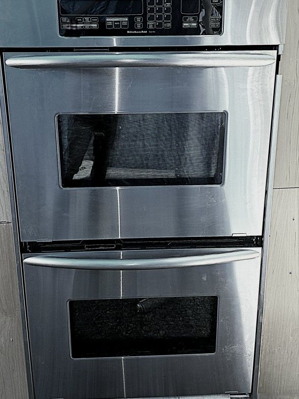 30" Kitchen Aid Superba Double Oven In Wall Or Cubbord