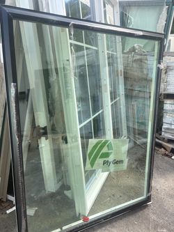 47 x 60 picture window in black