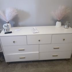 Beautiful white dresser with gold handles Beautiful white dresser with gold handles