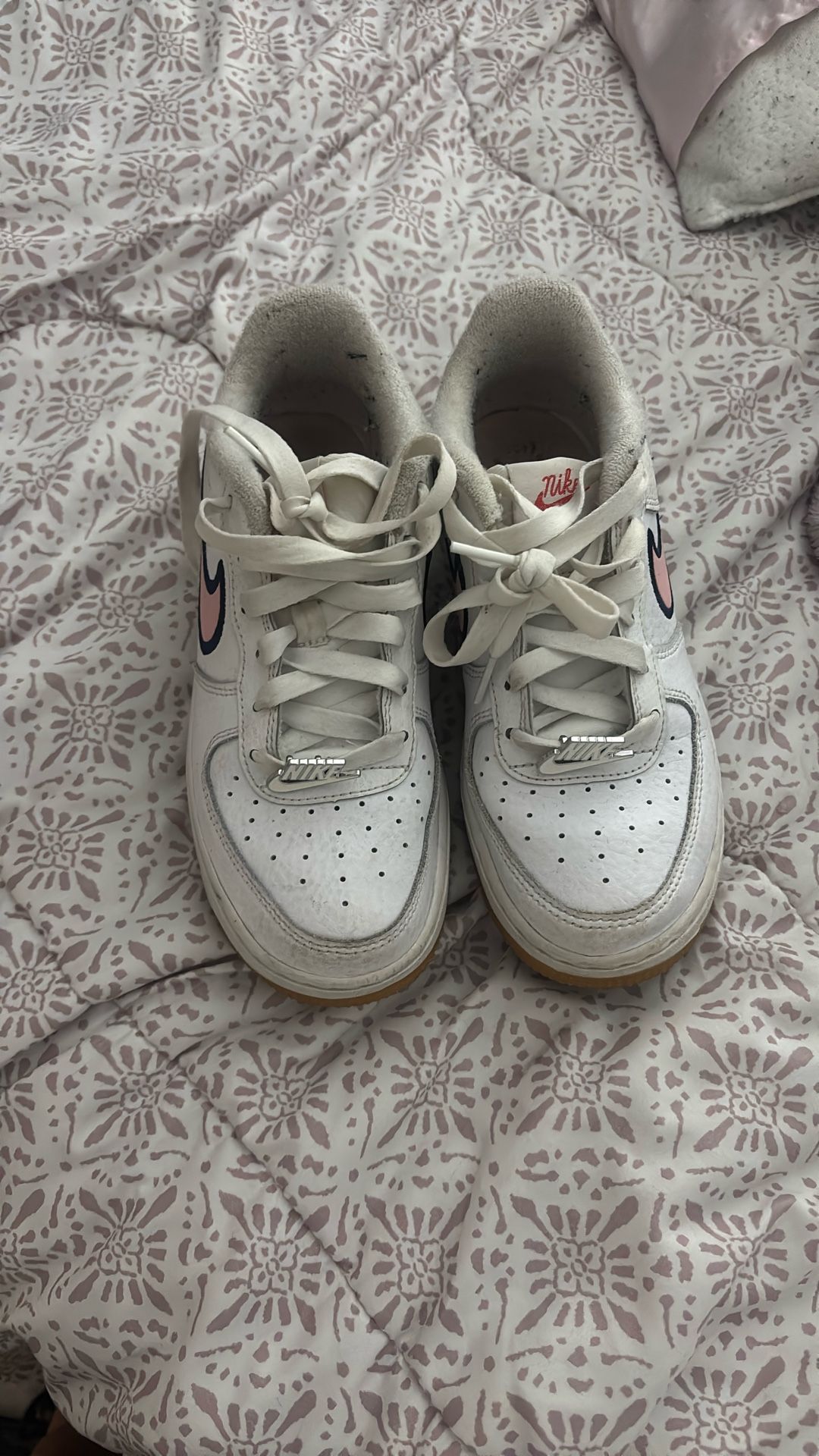 need gone asap size 4