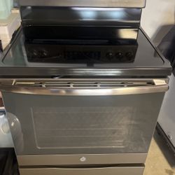 GE Standing Electric Stove 