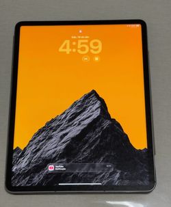 iPad Pro 12.9-inch (6th Generation) 256GB