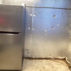 Magic Chef Refrigerator 