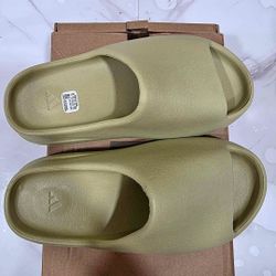 ADIDAS YEEZY SLIDES 