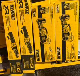 DEWALT 20V MAX XR 4-Piece Power Tool Bundle – 2 Ratchets + 2 Multi-Tools