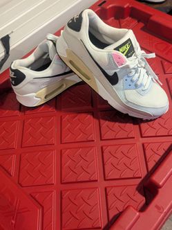 NIKE AIR MAX