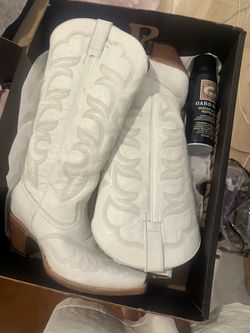 Boot Barn White Boots Size 9M