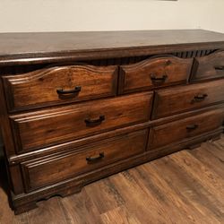 7 Drawer Dresser 