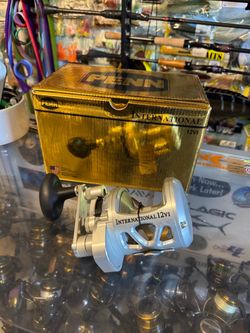 New in box Penn international 12VI salt water fishing reel.