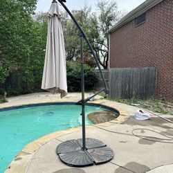 10’ Cantilever Patio Umbrella With Lights 
