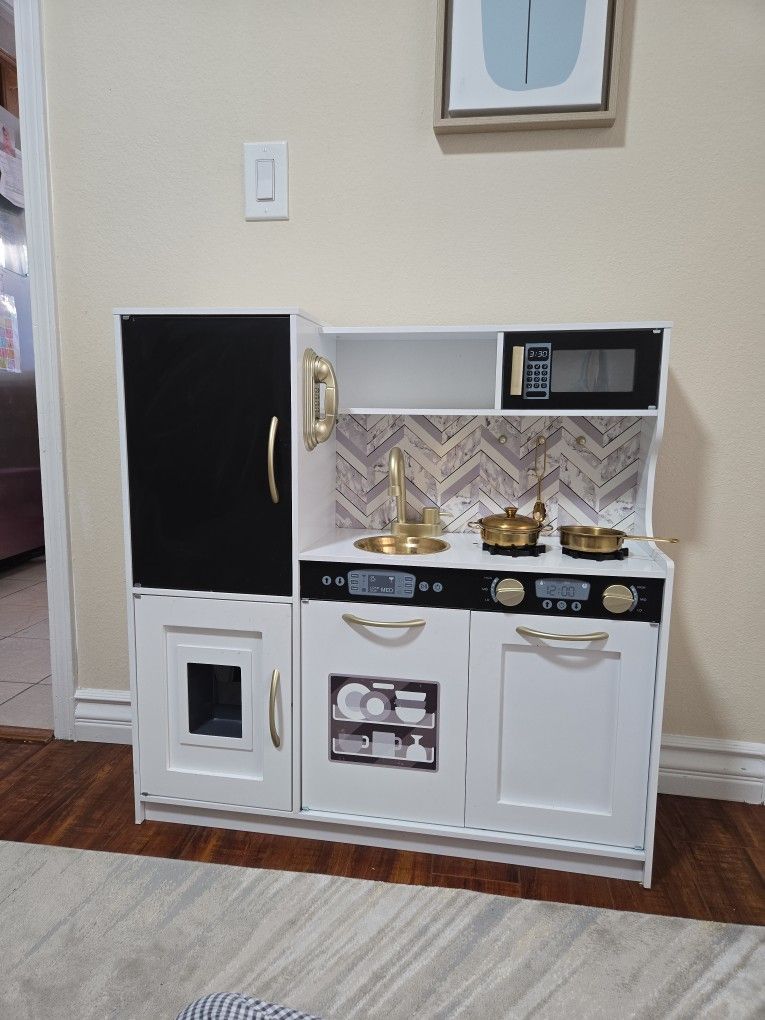 PLAY KITCHEN FOR KIDS