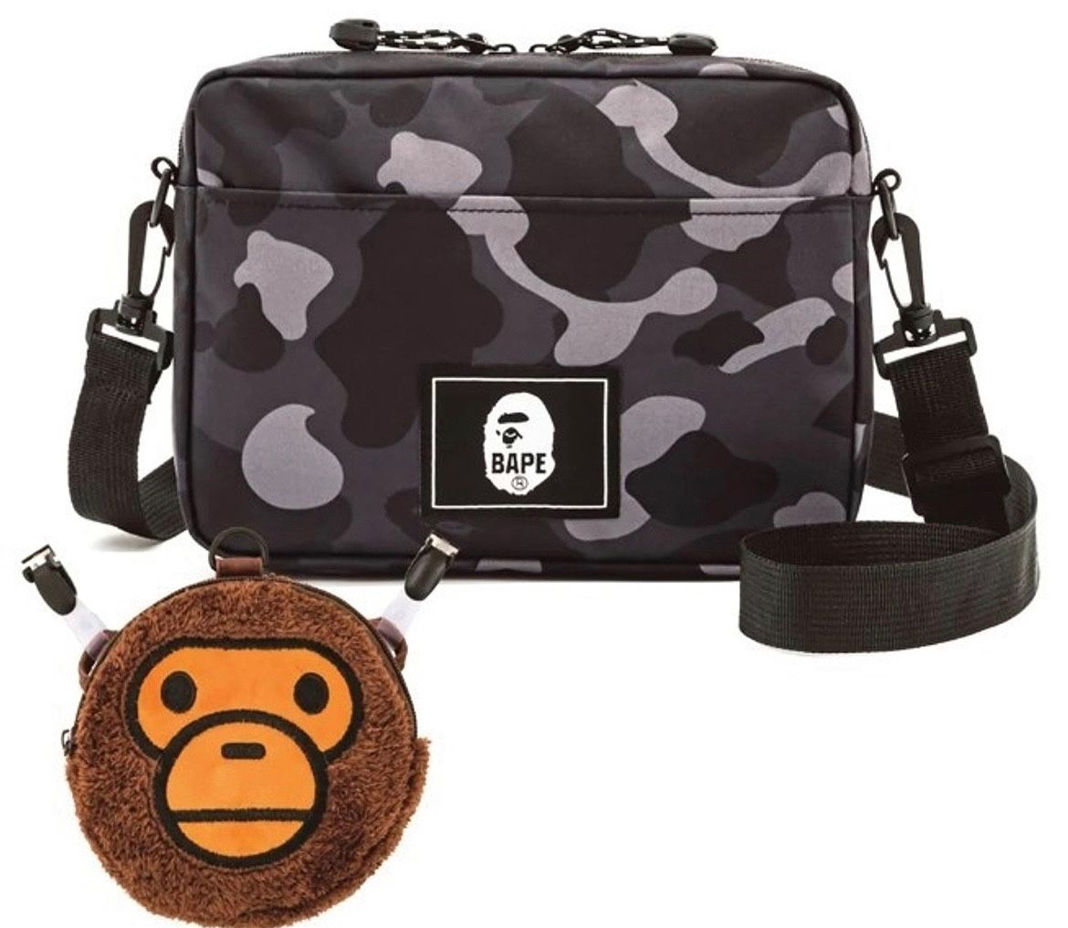 Bape A Bathing Ape Green Camo Side Bag *With Bape Plastic Bag* for Sale in  Bothell, WA - OfferUp