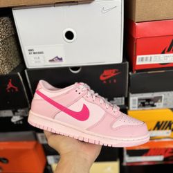 Nike Dunk Low Triple Pink size 6.5Y VNDS 