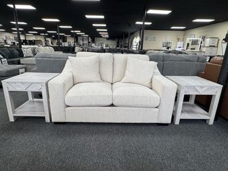 Beige Loveseat. 🚚WE DELIVER🚚