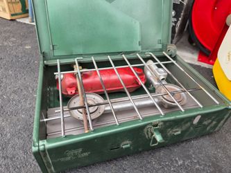 Vintage Coleman 425E 2-Burner Camp Stove