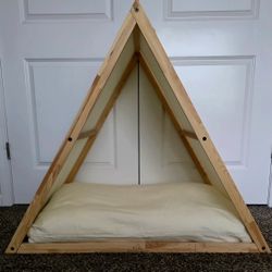 WLO® Natural Lakota Modern Dog House (Size 2)
