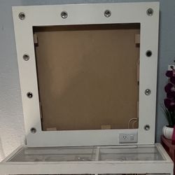 White Vanity / Makeup Station with Lighted Mirror