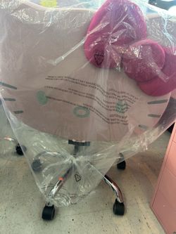 Pink hello kitty swivel chair