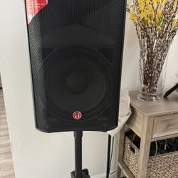 Harbinger VARI V2212 Powered Speakers With Stands