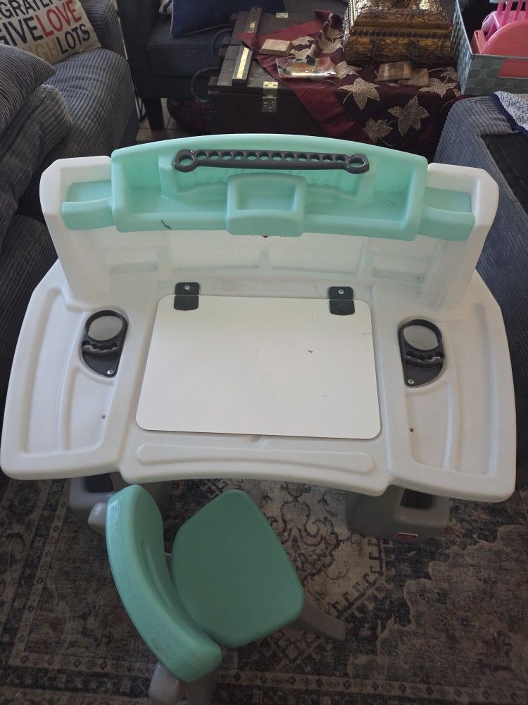 Step2 Art Kids Desk