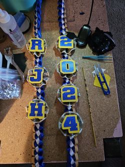 Personalized leis
