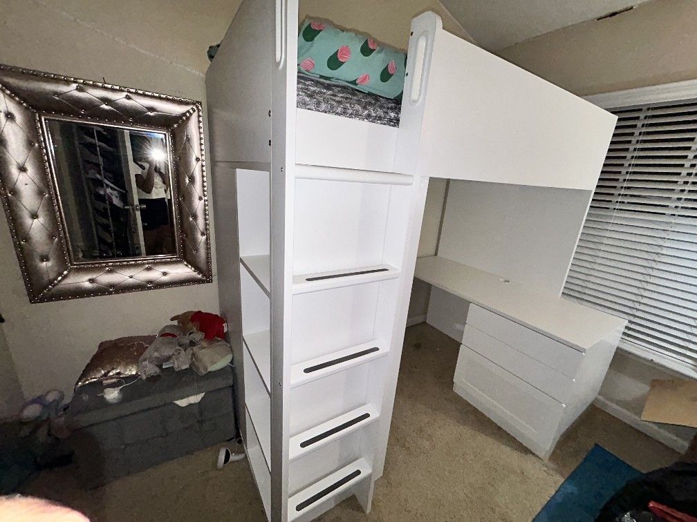 IKEA SMÅSTAD LOFT BED