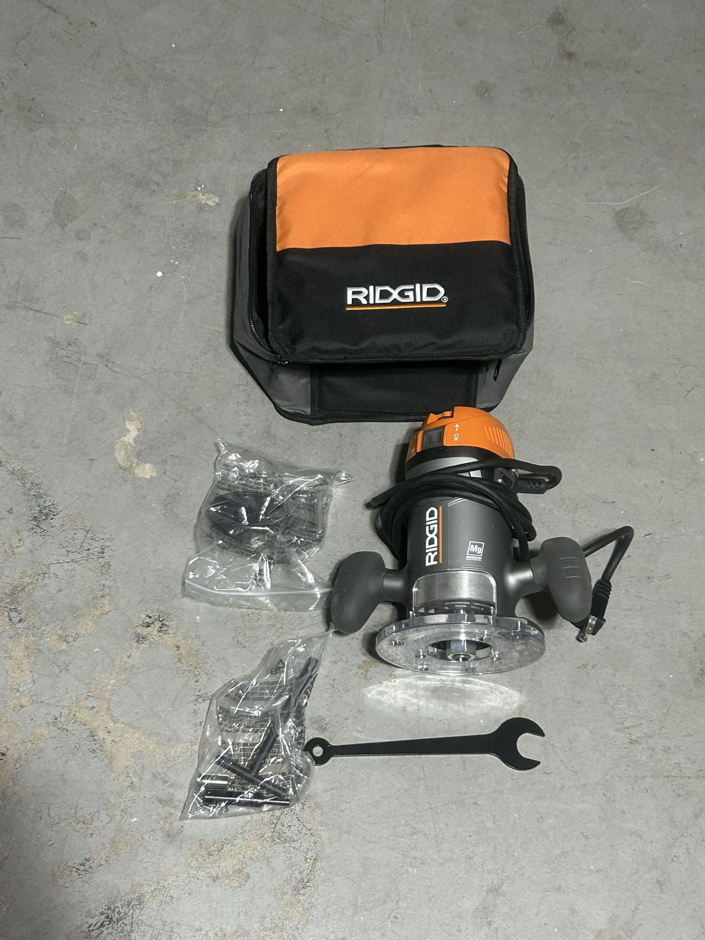 Ridgid Corded 11amp 2HP 1/2” Fixed Base Router