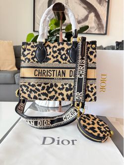 Hermosa cartera mediana👌