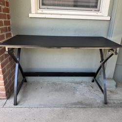 Black Desk 