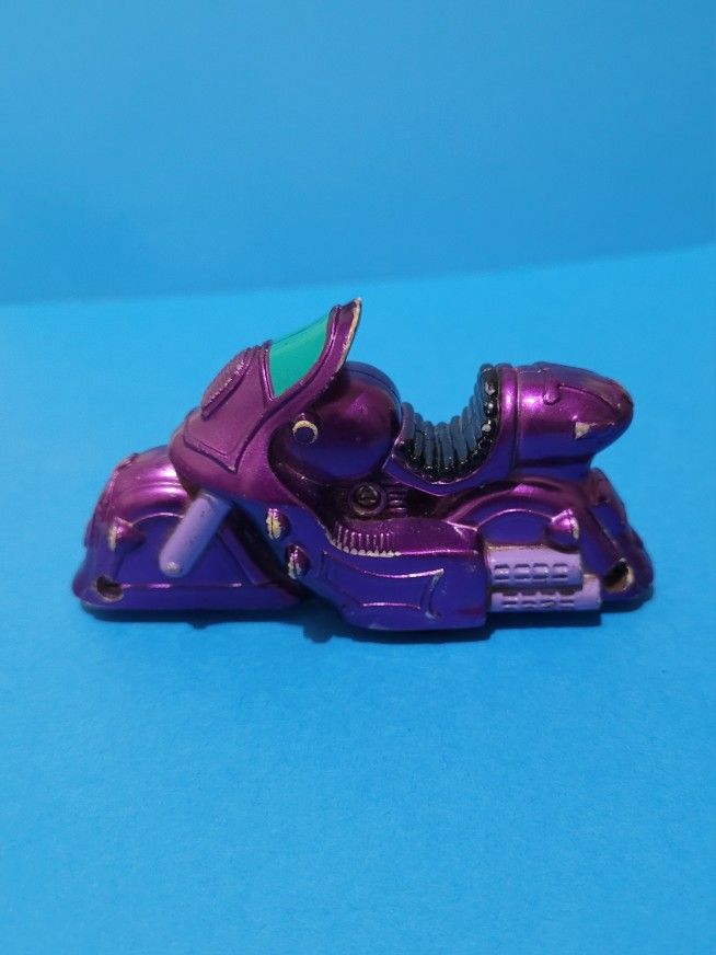 Vintage 1994 Wendy's Cybercycles kids meal toy in purple. This toy motorcycle