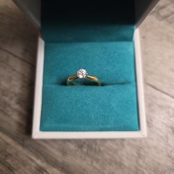 Diamond Ring 18k Size 6.25