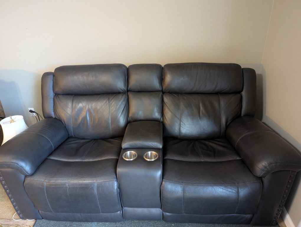Power Reclining Love Seat(s)...Leather
