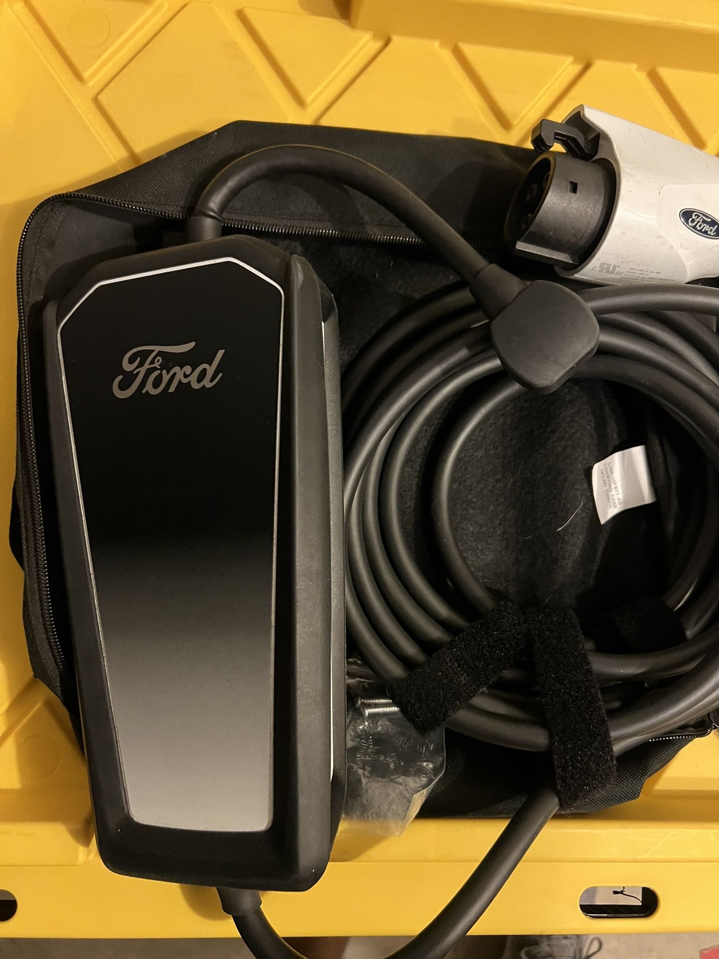 Ford EV Mach-E Lighting EV Electric Vehicle Charger NEM 14-50 5-15 240V 220V LVL