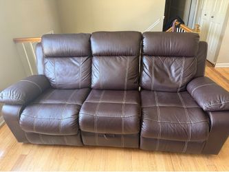 3-Seat Reclining Sofa – Excellent Condition