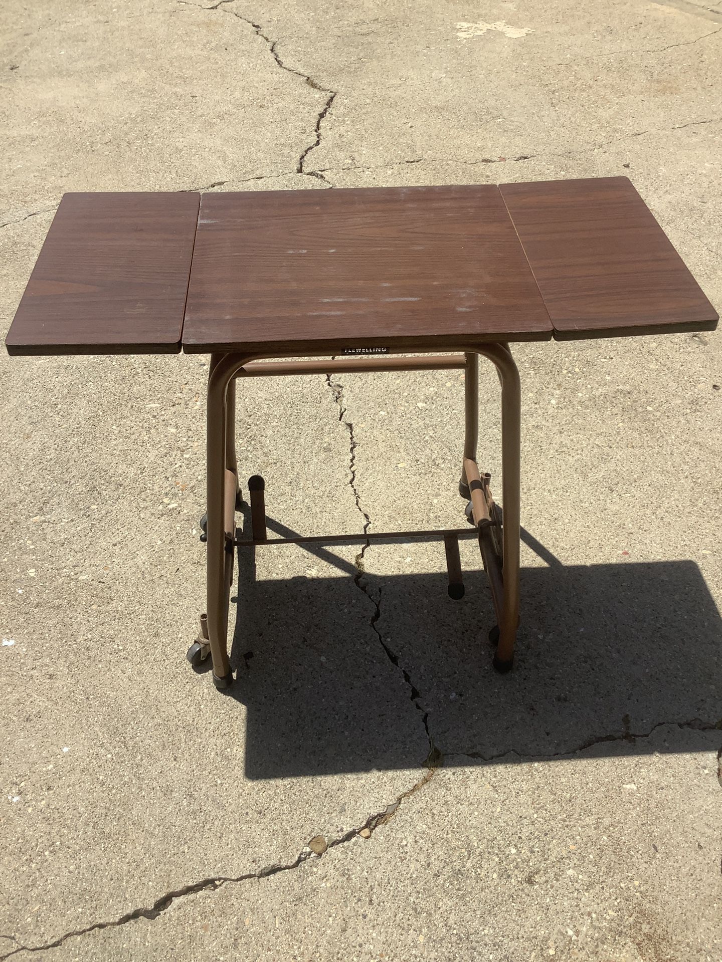 Flewelling Adjustable Table 27.5x34