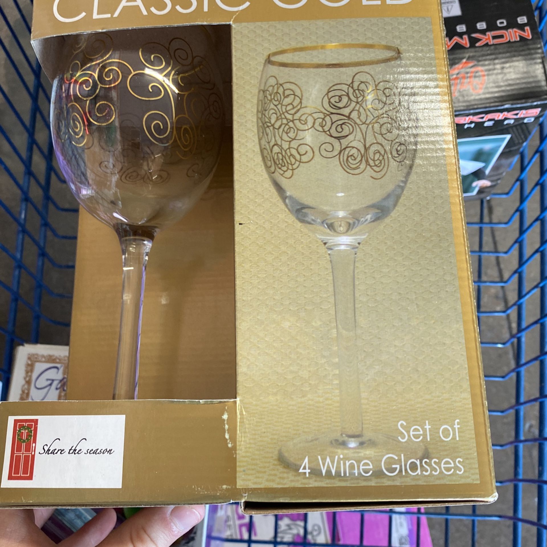 4 Classic Gold Wine Glasses 